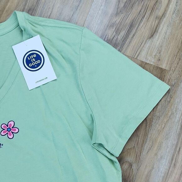 🔹️🔺️NWT Life is Good Green Classic Three Daisies Short Sleeve Top Small - Picture 7 of 11